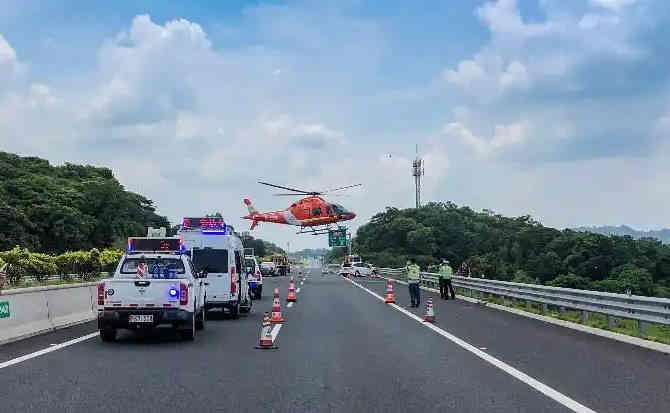 灵丘高速公路汽车救援案例